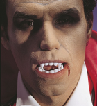 <p>14892 Вампирские зубы 1,50 €</p>